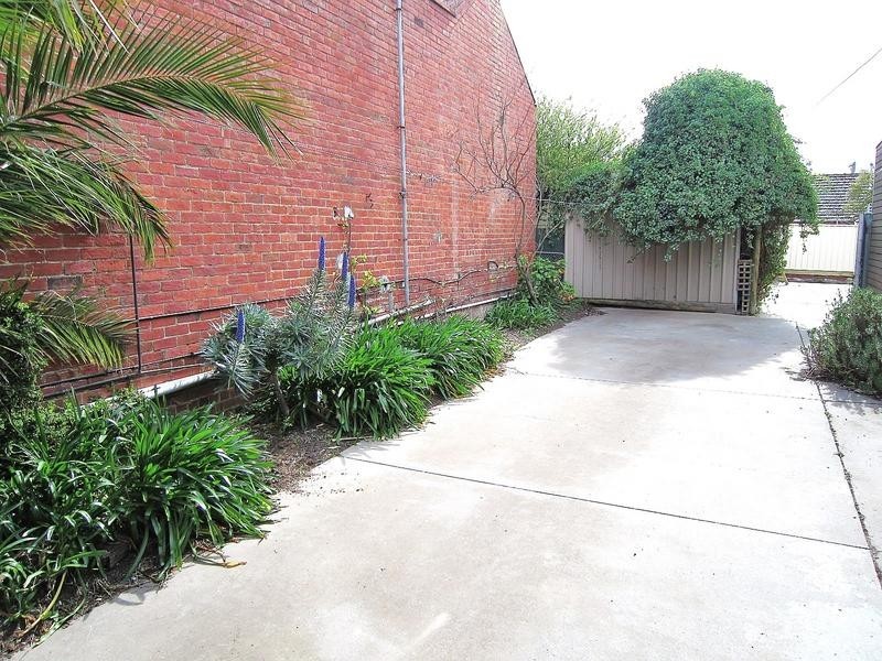 8 Parsonage Grove, Eaglehawk VIC 3556