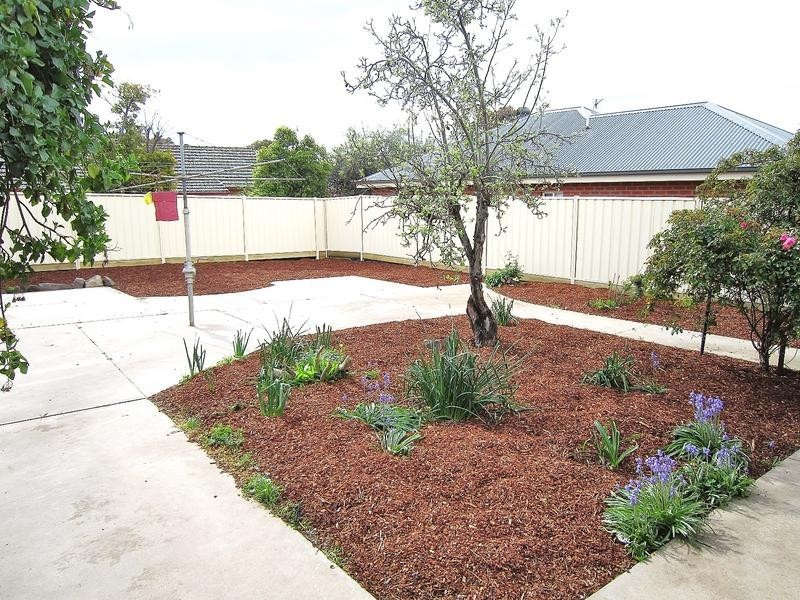 8 Parsonage Grove, Eaglehawk VIC 3556