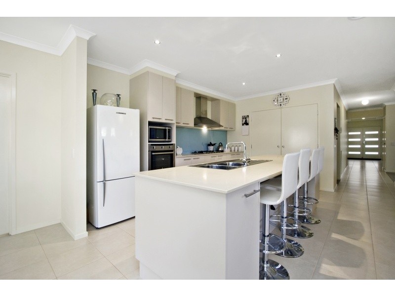 19 Rathlin Avenue, Junortoun VIC 3551
