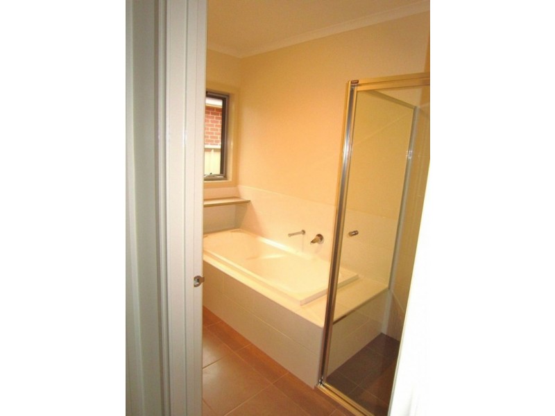 2A Olympic Parade, Kangaroo Flat VIC 3555