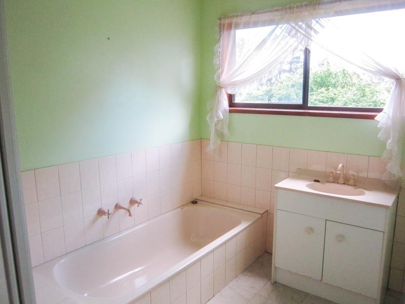 37 MacDougall Road, Golden Square VIC 3555