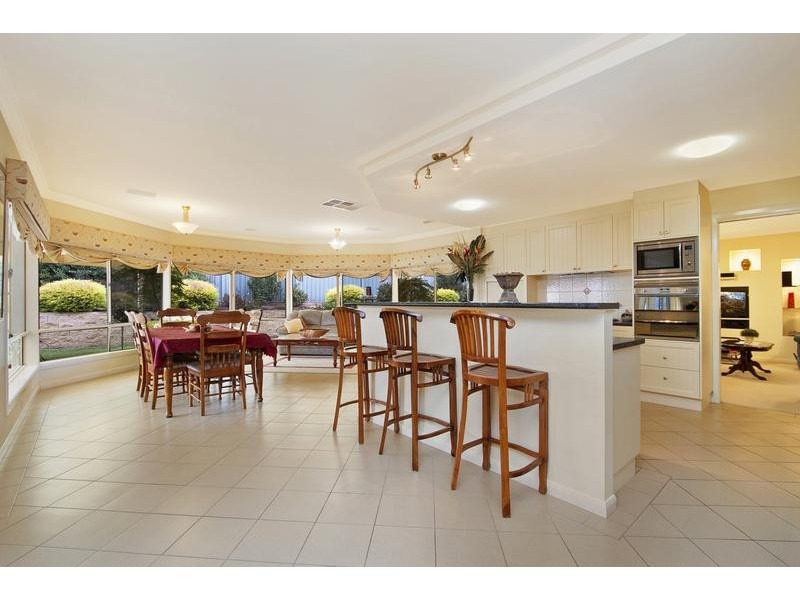 39 Northmoor Drive, Strathdale VIC 3550