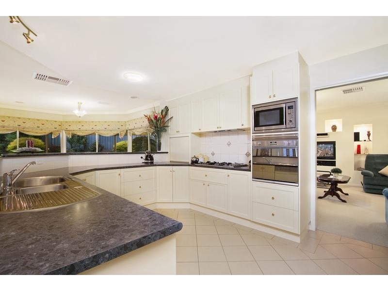 39 Northmoor Drive, Strathdale VIC 3550