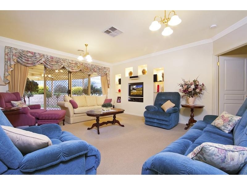 39 Northmoor Drive, Strathdale VIC 3550