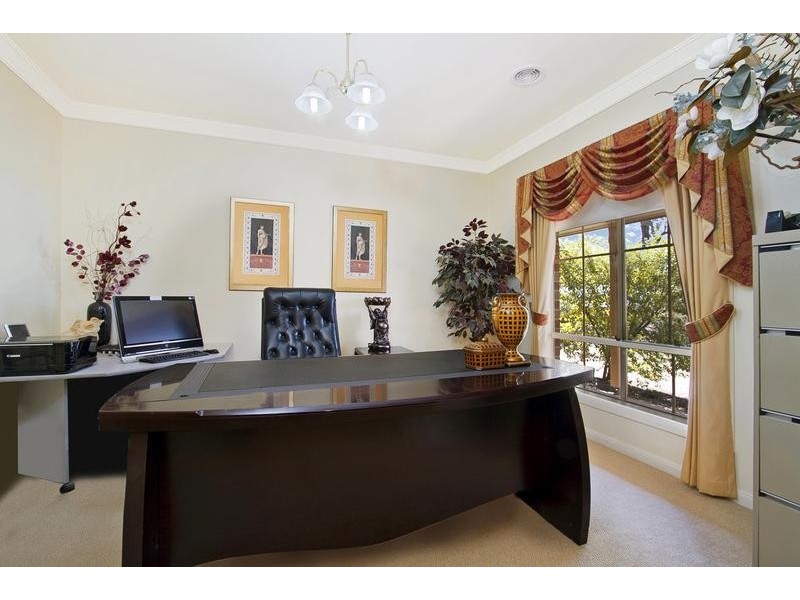 39 Northmoor Drive, Strathdale VIC 3550