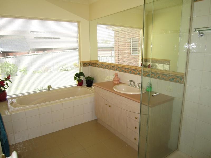 39 Northmoor Drive, Strathdale VIC 3550