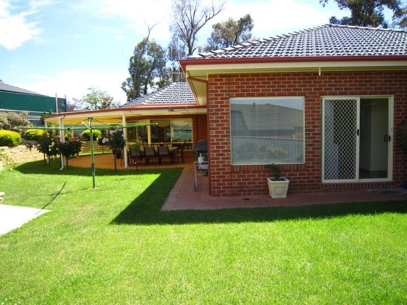 39 Northmoor Drive, Strathdale VIC 3550