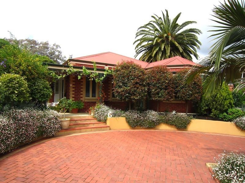 19 Horace Street, Quarry Hill VIC 3550