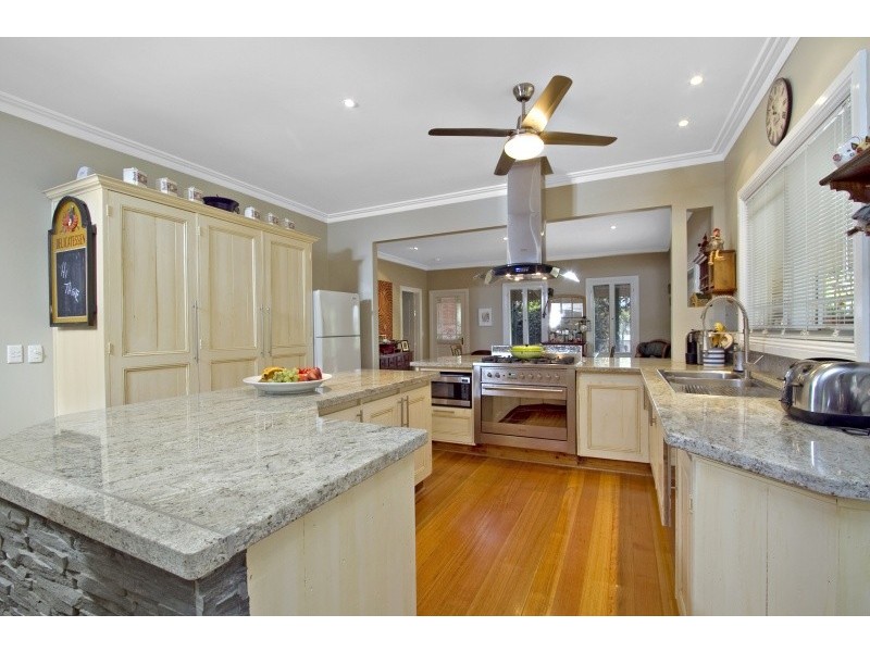 19 Horace Street, Quarry Hill VIC 3550