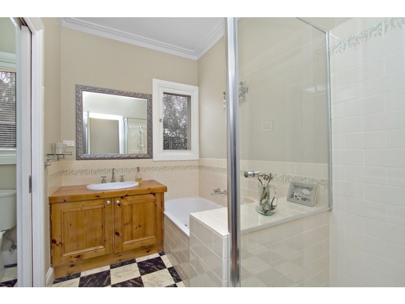 19 Horace Street, Quarry Hill VIC 3550