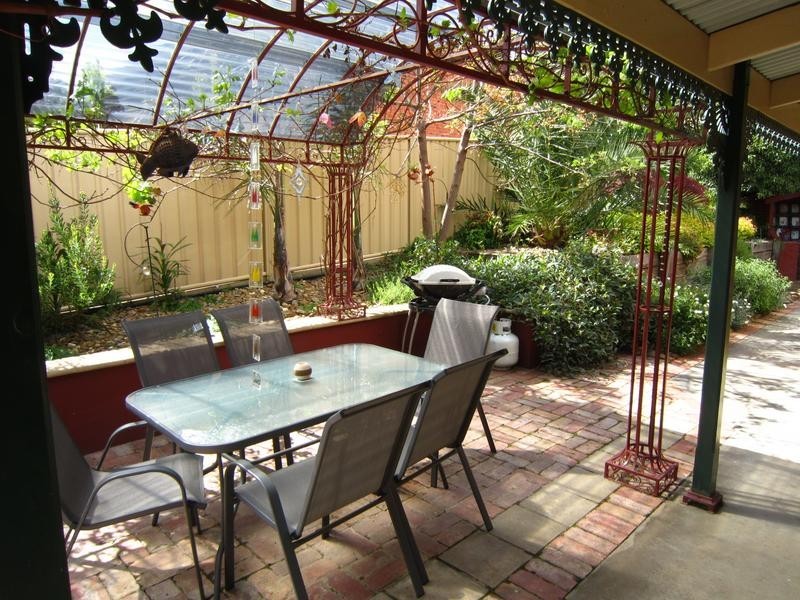 19 Horace Street, Quarry Hill VIC 3550