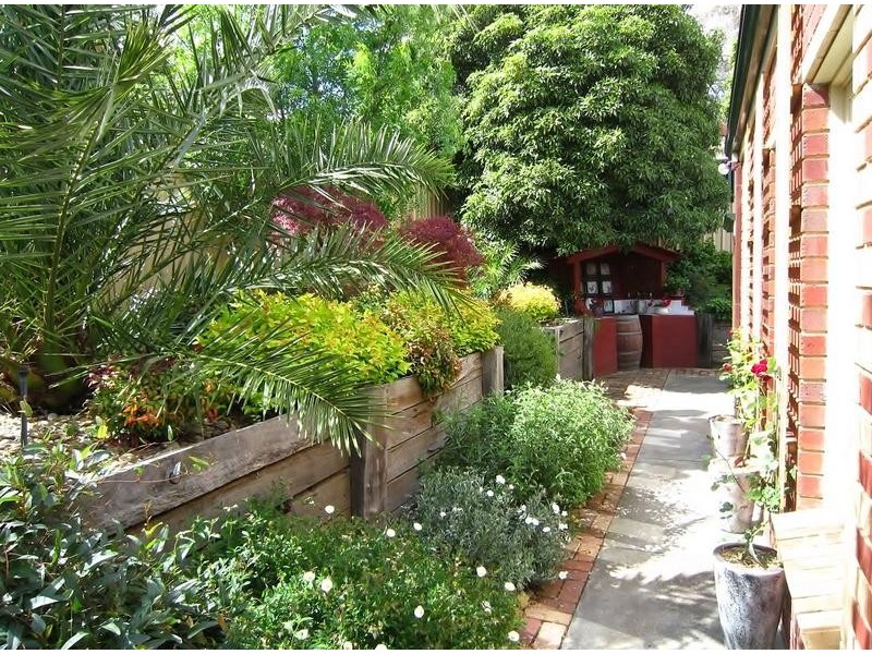 19 Horace Street, Quarry Hill VIC 3550