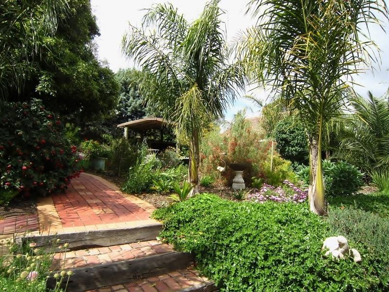 19 Horace Street, Quarry Hill VIC 3550