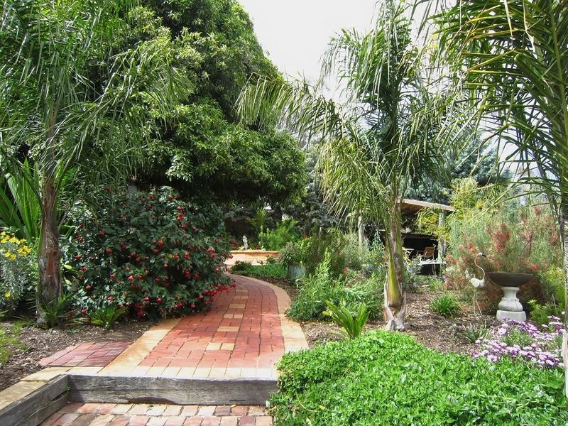 19 Horace Street, Quarry Hill VIC 3550