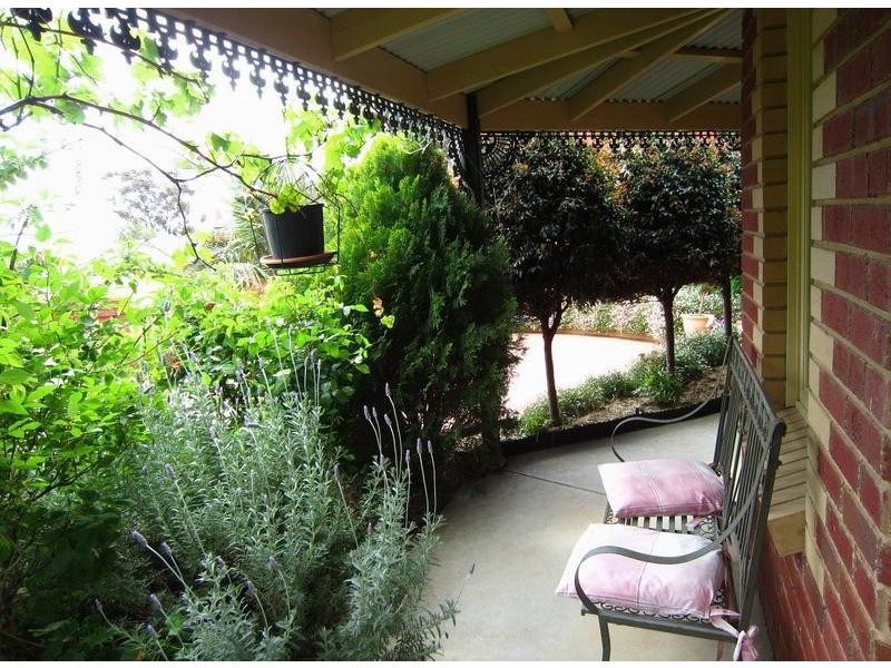 19 Horace Street, Quarry Hill VIC 3550
