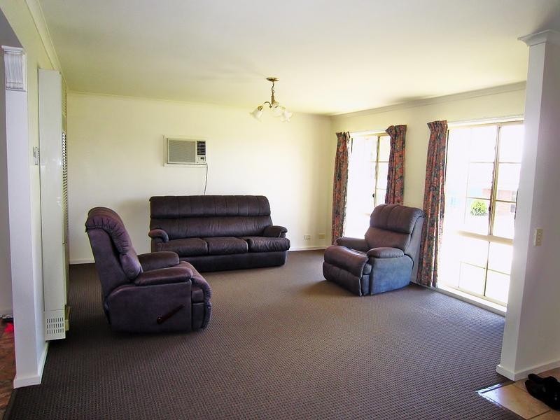 1 Manooka Court, Eaglehawk VIC 3556