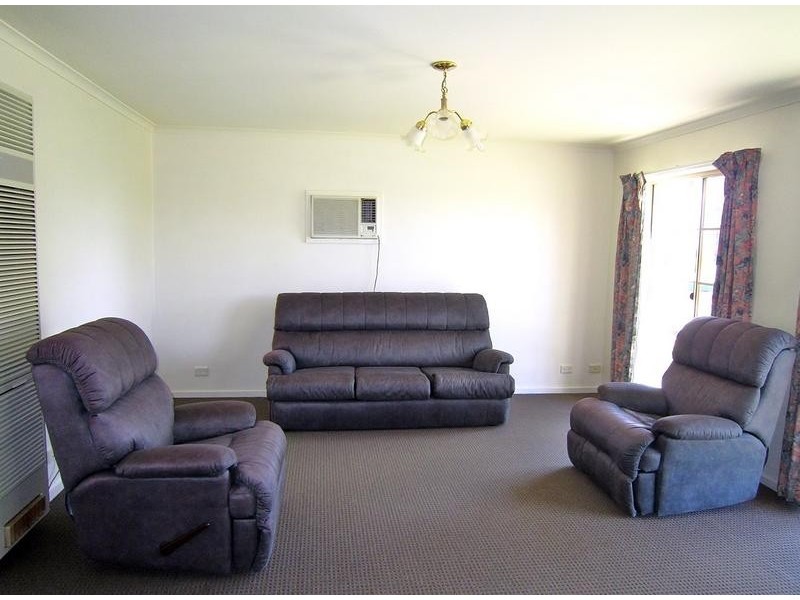 1 Manooka Court, Eaglehawk VIC 3556