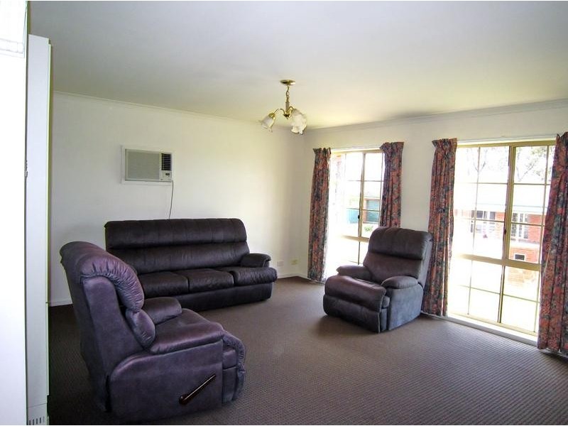 1 Manooka Court, Eaglehawk VIC 3556