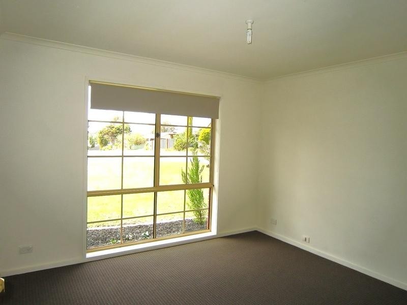 1 Manooka Court, Eaglehawk VIC 3556