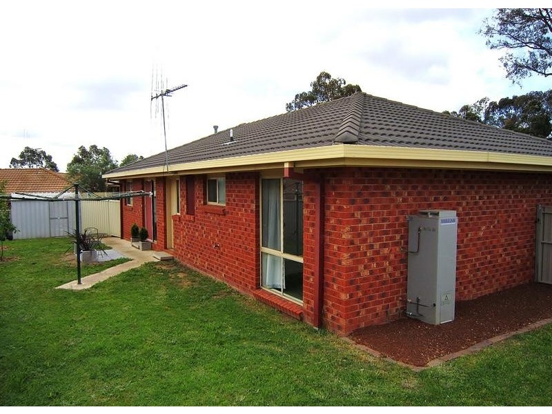 1 Manooka Court, Eaglehawk VIC 3556