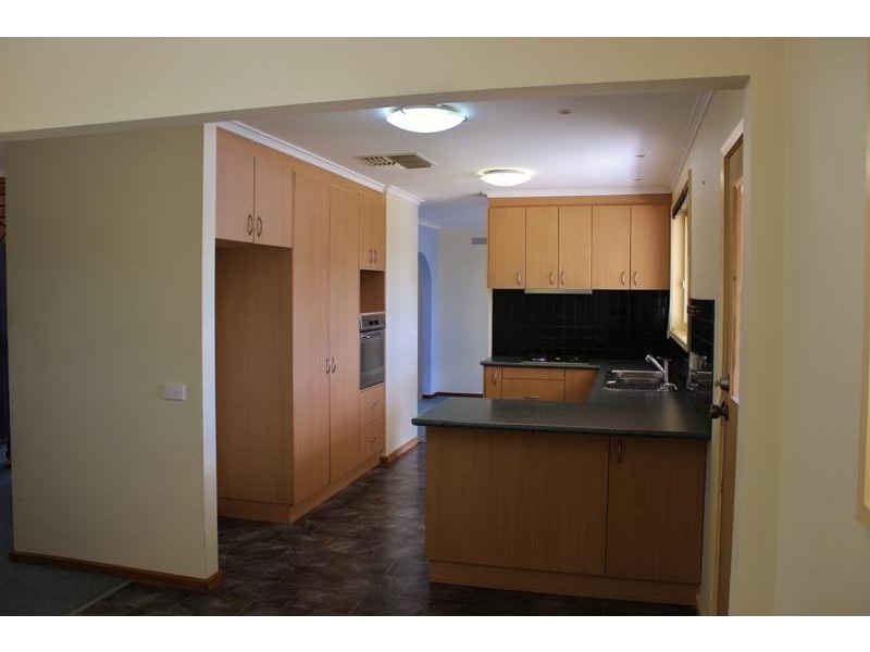 6 Wallaby Avenue, Kangaroo Flat VIC 3555