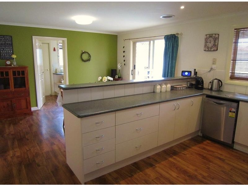 6 Cambridge Court, California Gully VIC 3556