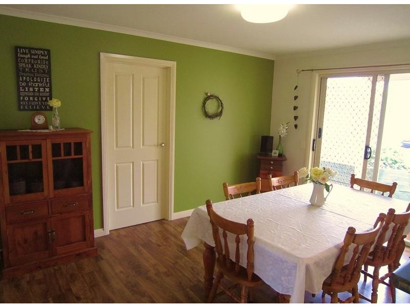 6 Cambridge Court, California Gully VIC 3556