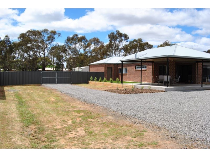6 Eddington Street, Axedale VIC 3551