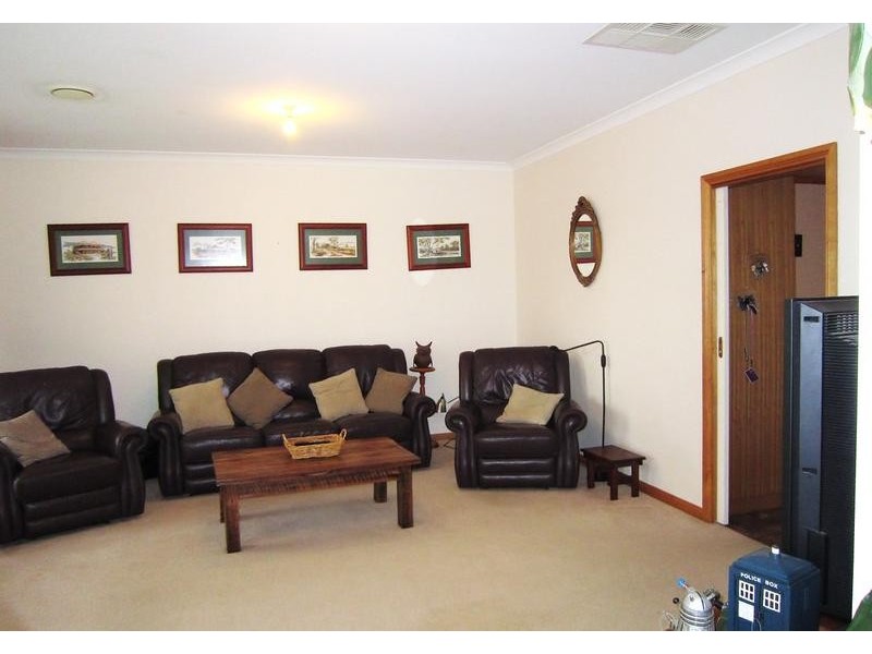 14 Muriel Street, Kangaroo Flat VIC 3555