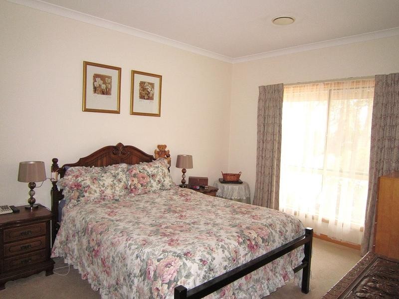 14 Muriel Street, Kangaroo Flat VIC 3555
