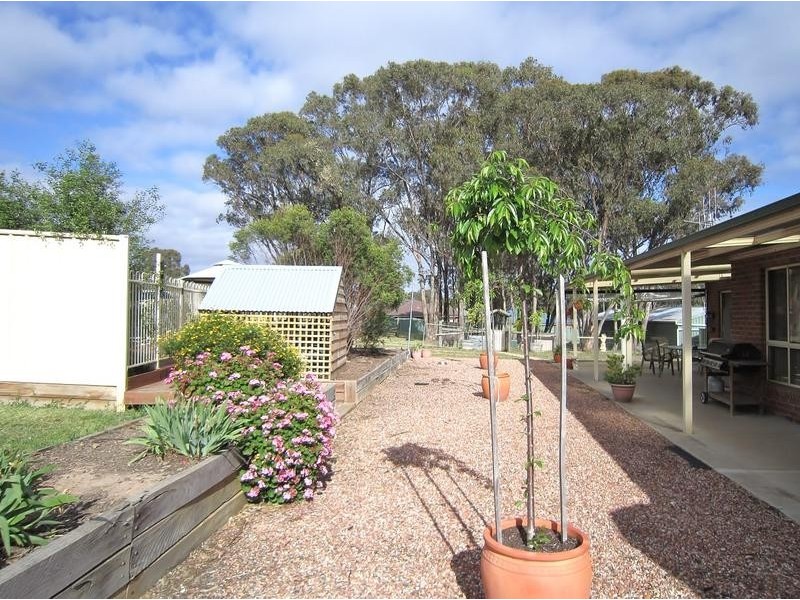 14 Muriel Street, Kangaroo Flat VIC 3555