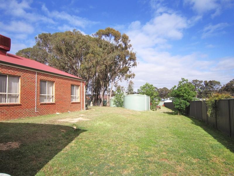 14 Muriel Street, Kangaroo Flat VIC 3555