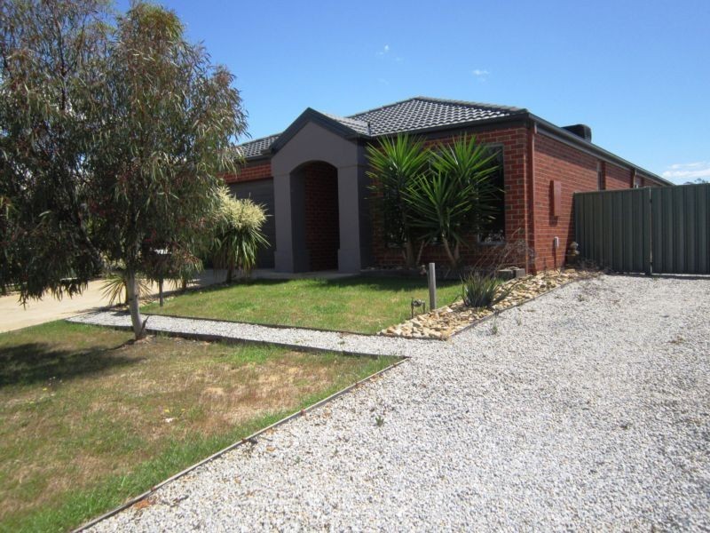 14 Rosea Court, Ascot VIC 3551