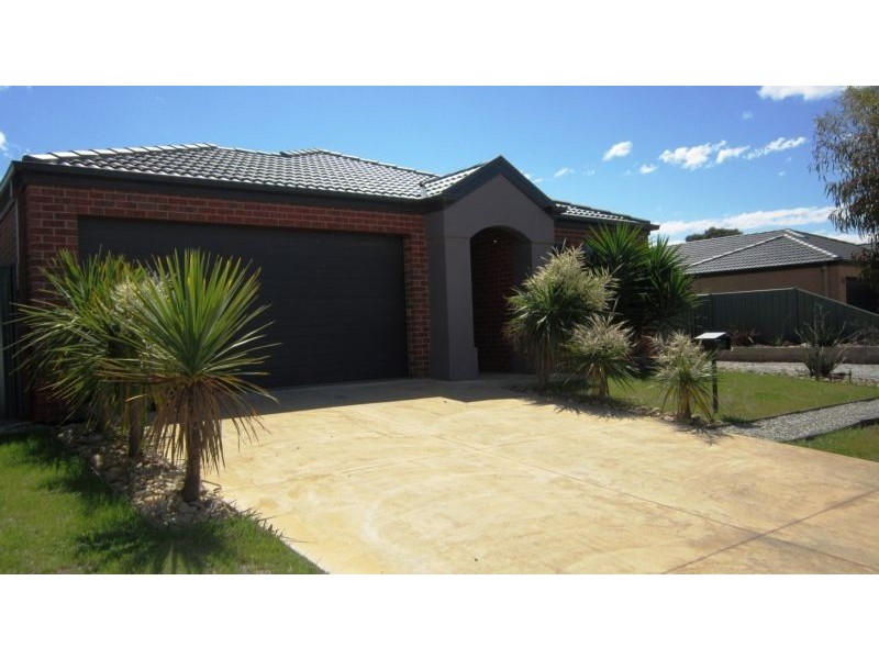 14 Rosea Court, Ascot VIC 3551