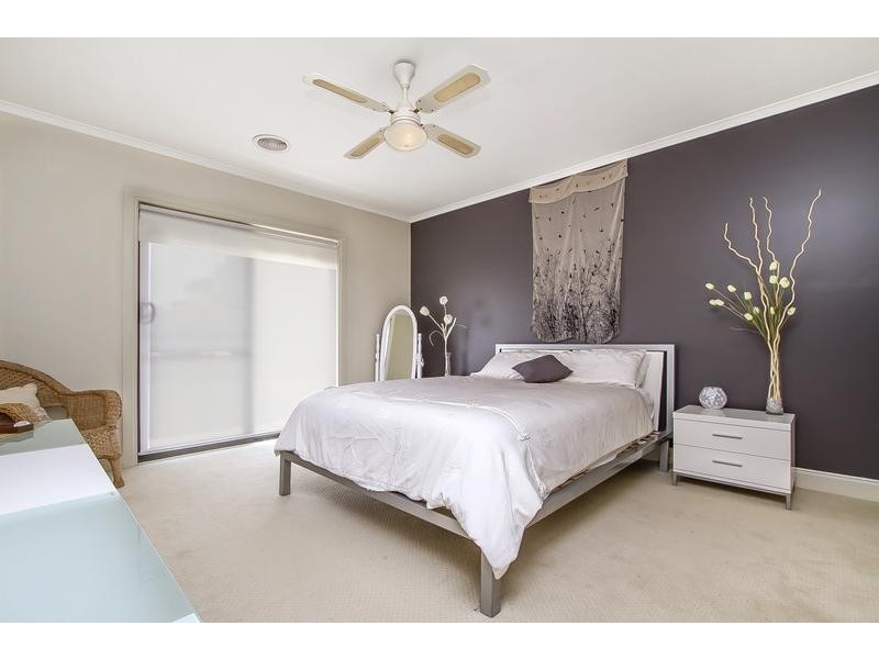 15 Dawson Drive, Maiden Gully VIC 3551