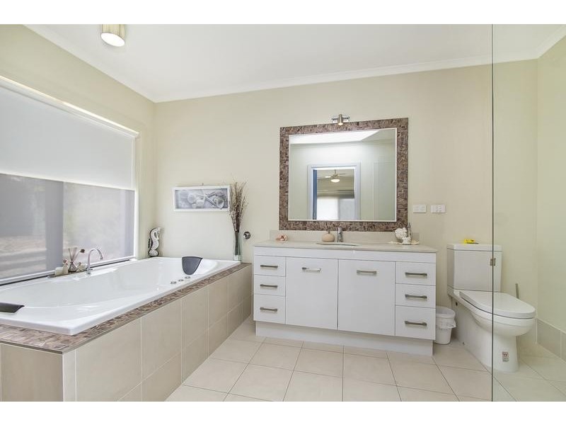 15 Dawson Drive, Maiden Gully VIC 3551