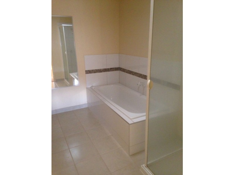 2/89 Queen Street, Kangaroo Flat VIC 3555