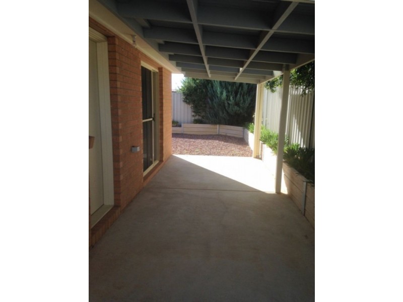 2/89 Queen Street, Kangaroo Flat VIC 3555