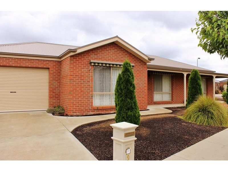 9 Elizabeth Street, Kangaroo Flat VIC 3555