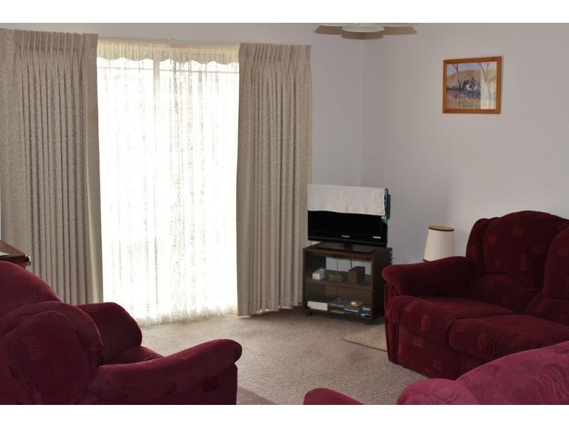 9 Elizabeth Street, Kangaroo Flat VIC 3555