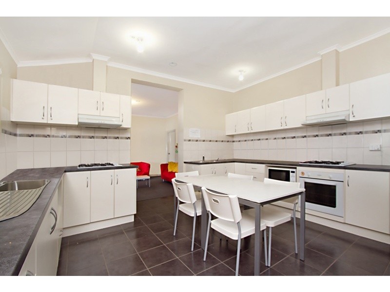 32-34/Room 5 Churchill Avenue, Flora Hill VIC 3550