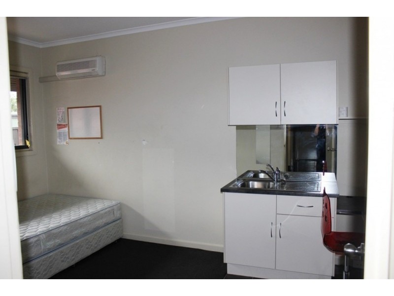 32-34/Room 5 Churchill Avenue, Flora Hill VIC 3550