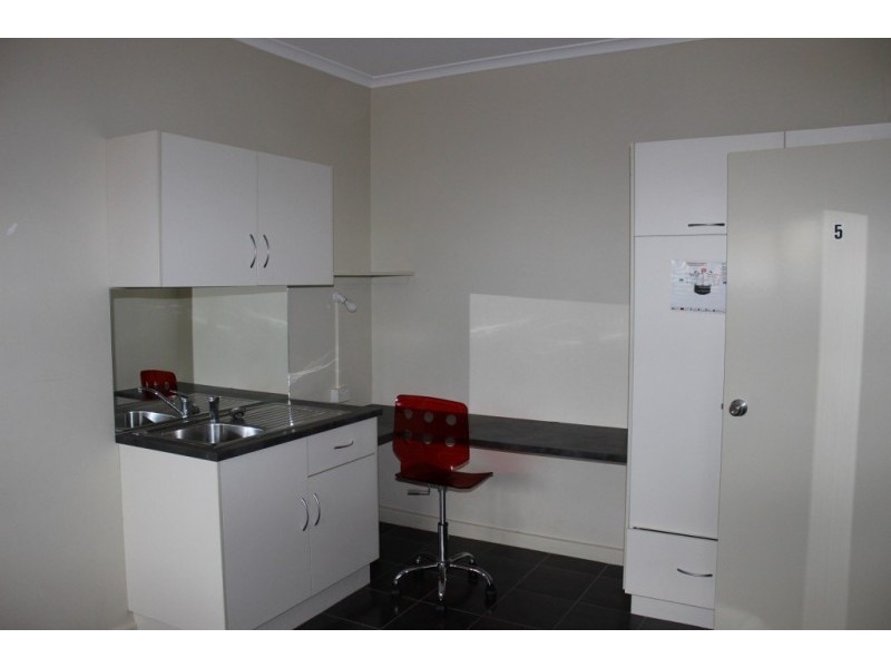 32-34/Room 5 Churchill Avenue, Flora Hill VIC 3550