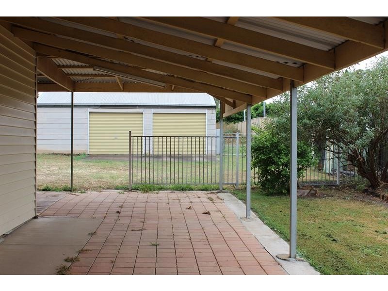 6 Dundas Street, St Arnaud VIC 3478