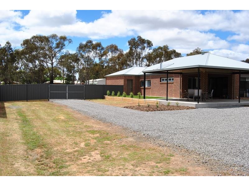6 Eddington Street, Axedale VIC 3551
