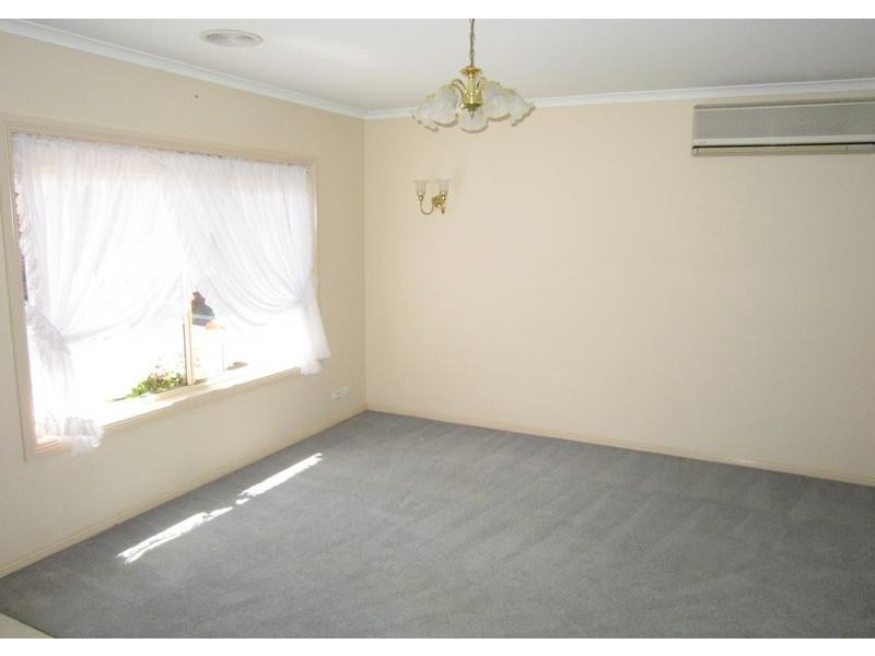 4 Ebonys Place, Kennington VIC 3550