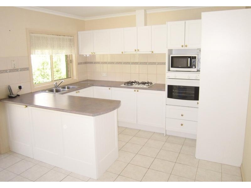 4 Ebonys Place, Kennington VIC 3550