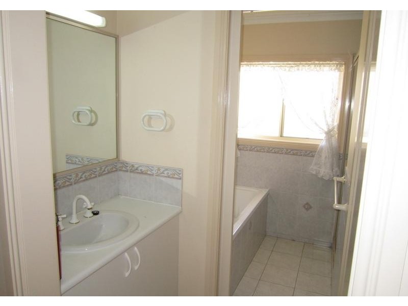 4 Ebonys Place, Kennington VIC 3550