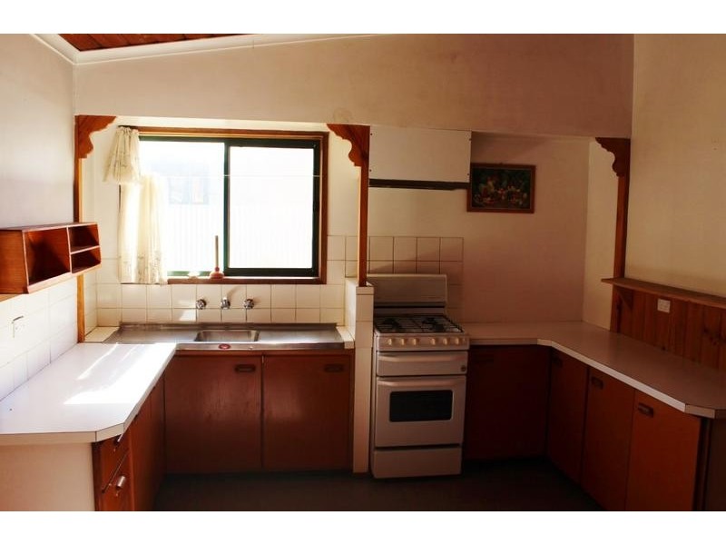 8 Dunstan Street, Eaglehawk VIC 3556