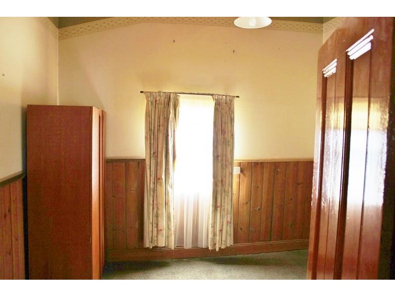 8 Dunstan Street, Eaglehawk VIC 3556